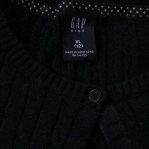 Sweater cardigan style